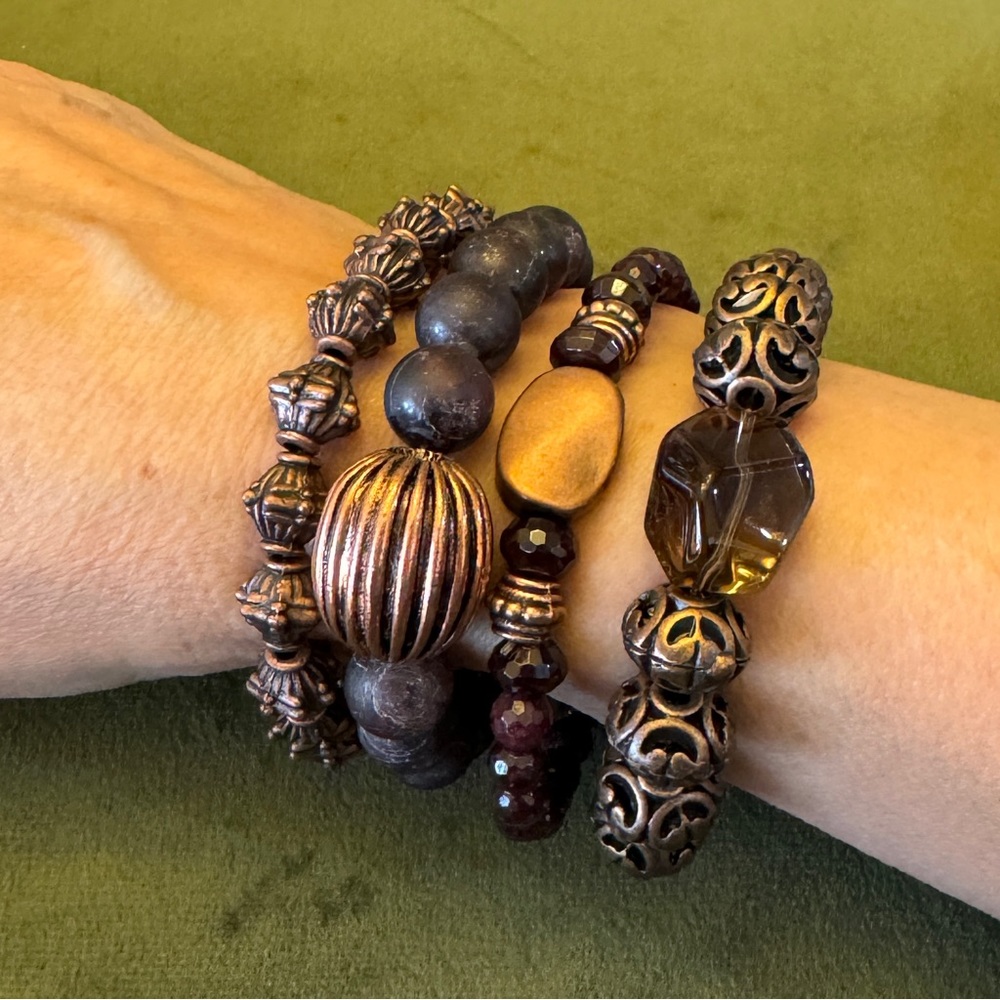 Garnet bead slip on bracelet with copper focal bead - Picture 5 of 5